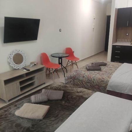 G M 3 Rooms Kentpo In The Heart Of The City Larissa Exterior foto